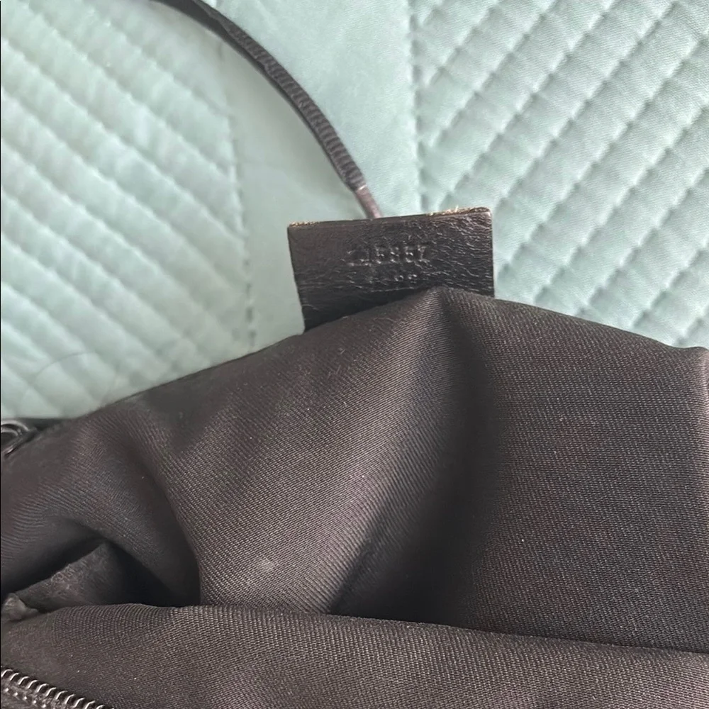 Gucci Black Crossbody Bag with Adjustable Strap - Picture 9 of 12